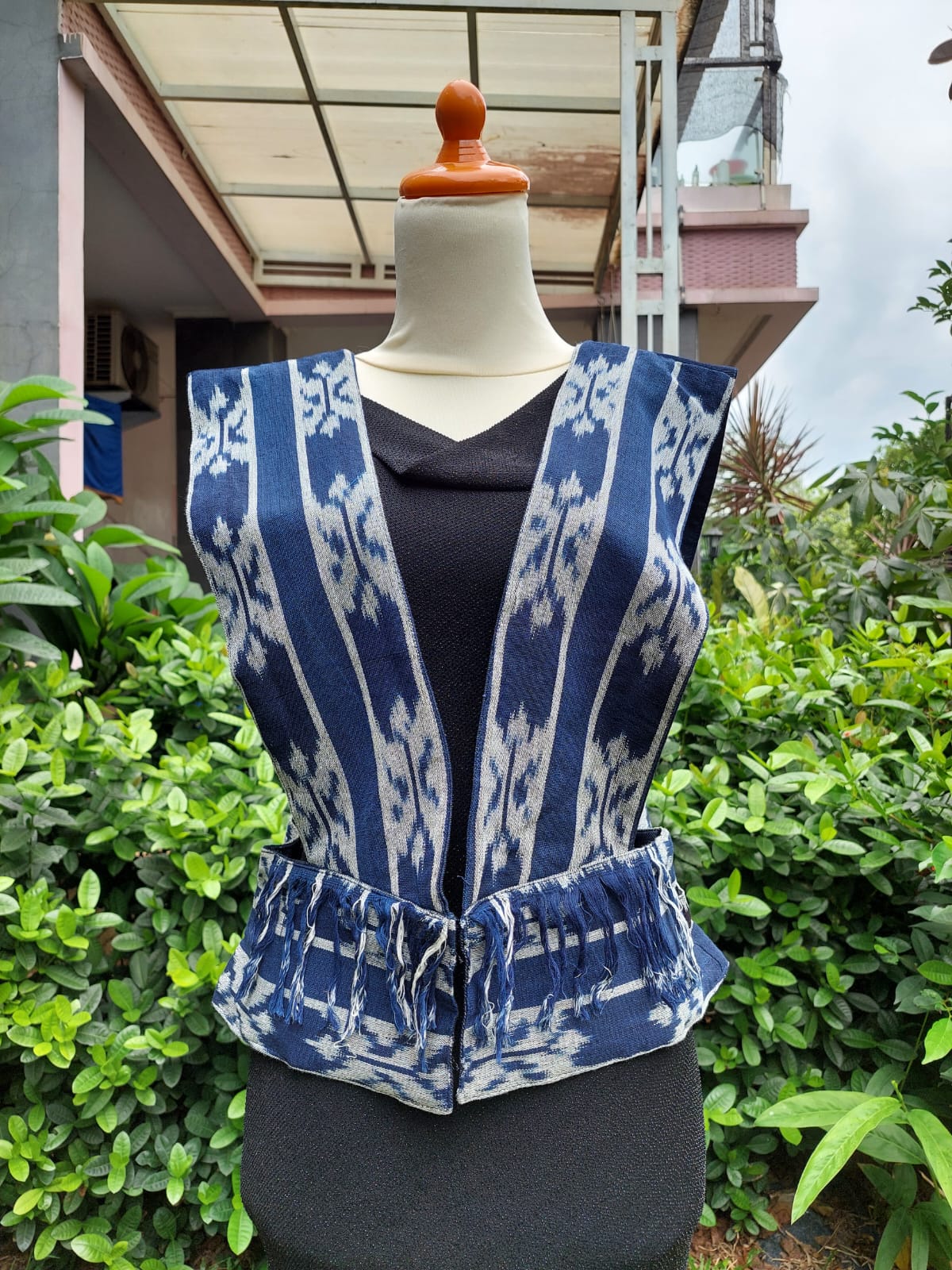 Vest V Ethnic